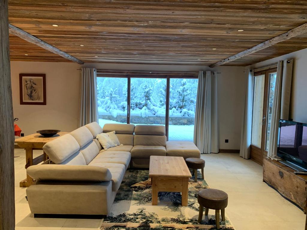 Le Cheval Blanc, Ski aux pieds photo 2