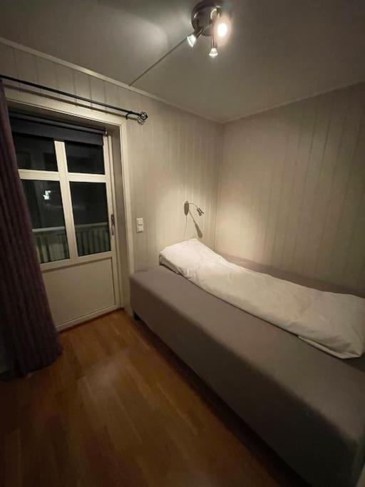 Skjomtind - Modern apartment with free parking photo 2