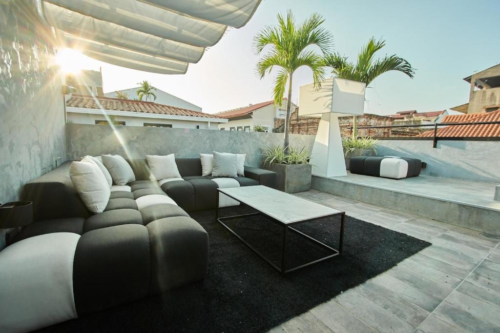 AmazINN Places Rooftop and Design Pool II photo 1