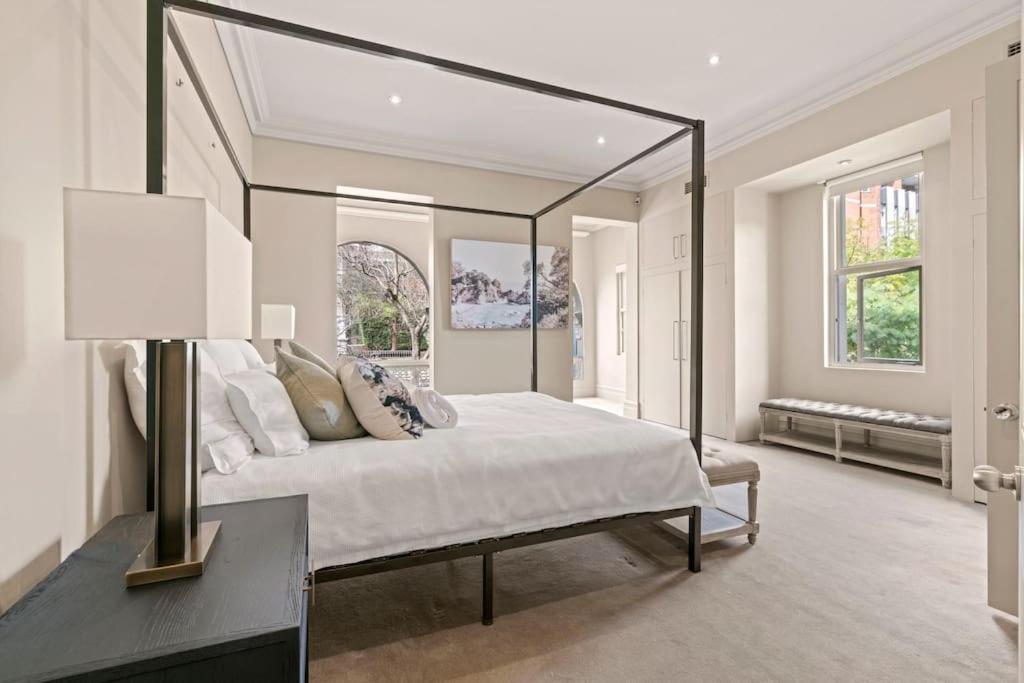The Kirribilli photo 2