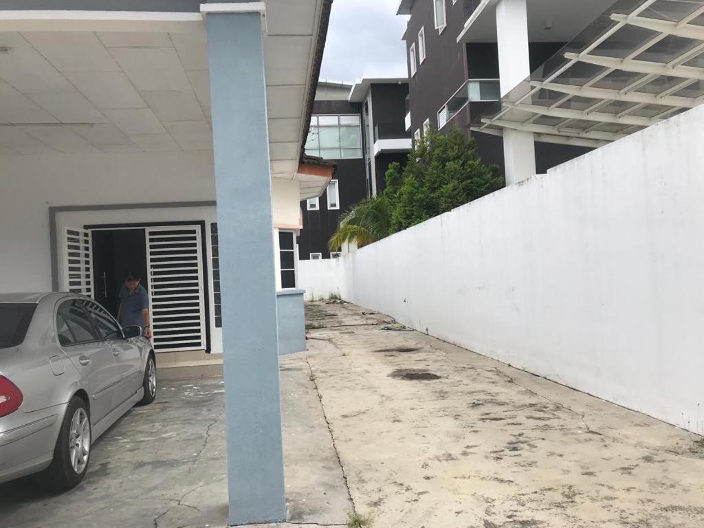 66 Semi-D Homestay photo 2