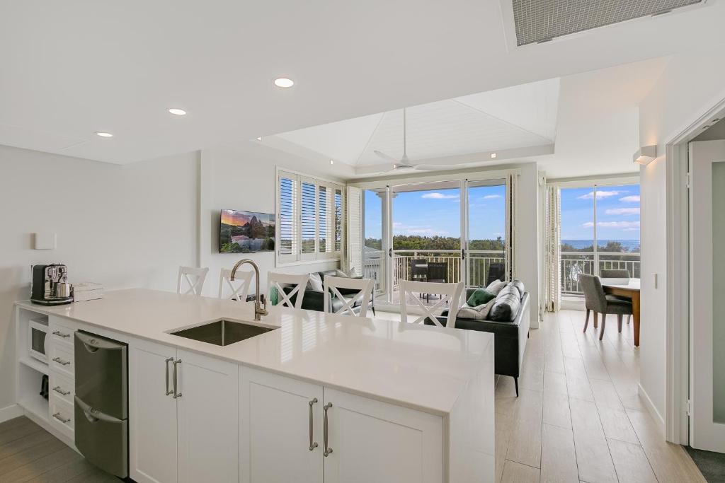 2BR Oceanview Penthouse @ Mantra Salt Resort by uHoliday photo 2