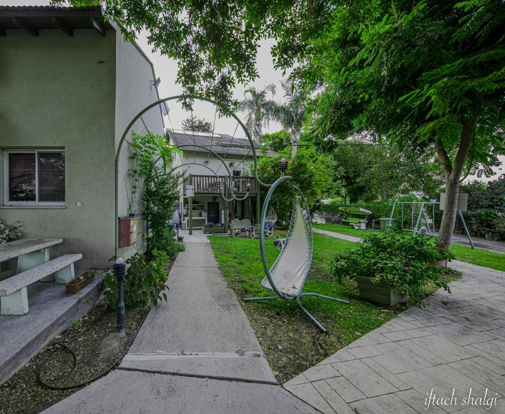 Nuriel Fruit & Guest House photo 4