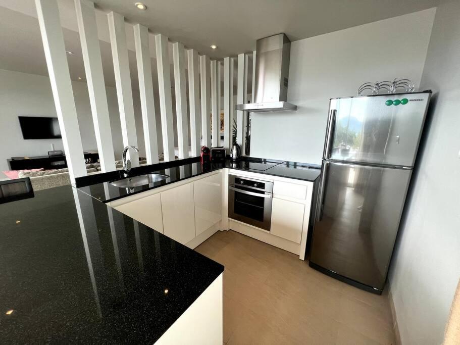 Spectacular Ocean View Apartment photo 2