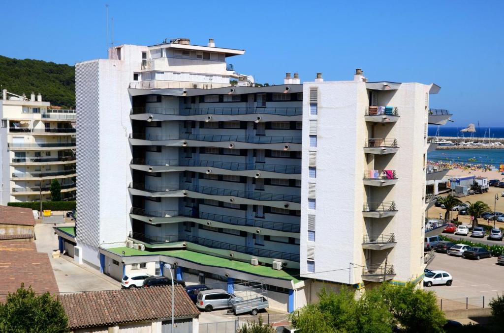 Catalonia 1-7 photo 1