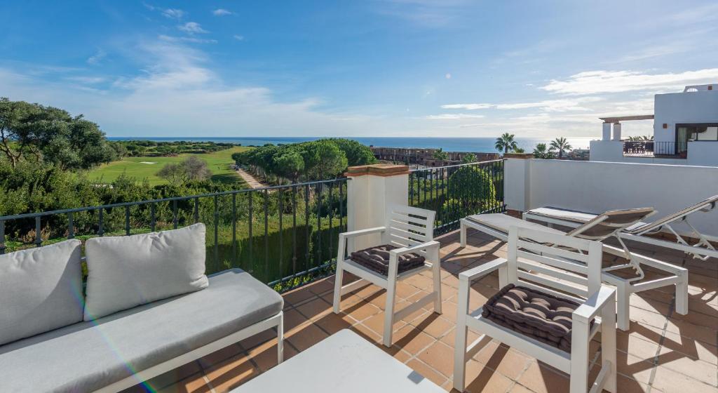 2113-Beautiful 2 beds apt with seaview photo 3