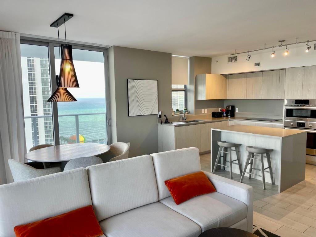 Hyde Beach House Lux Apartment photo 1