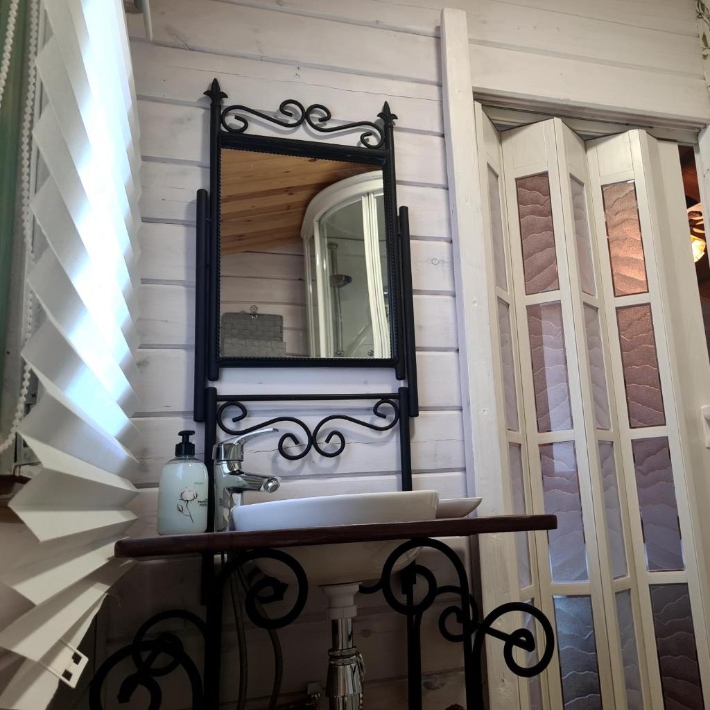 Casa de madera luz de Carlota photo 1