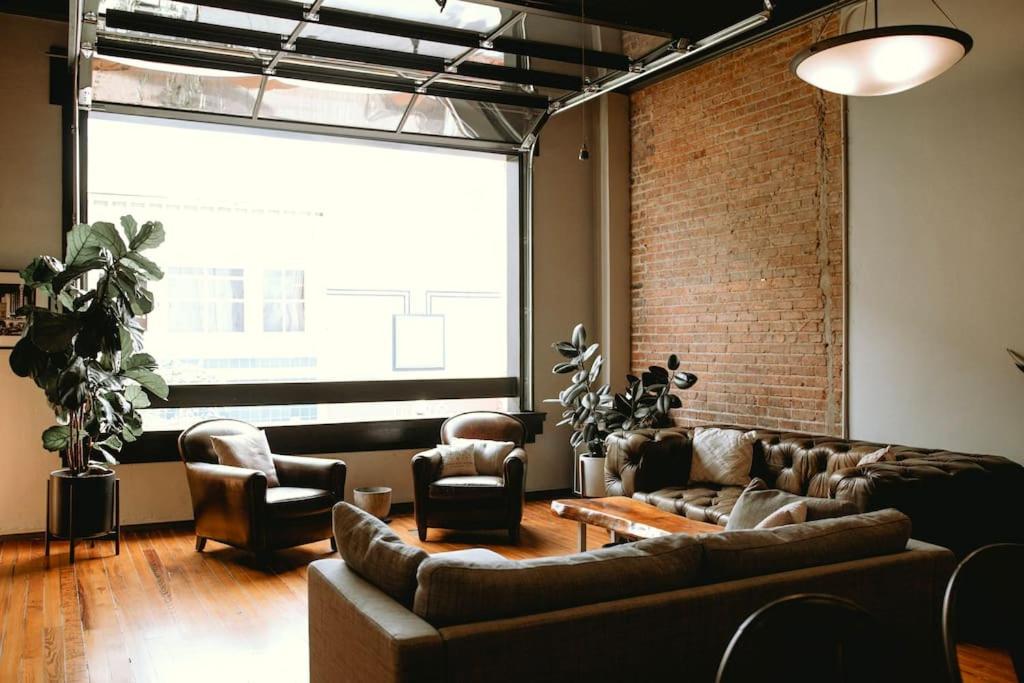 The 511. A Luxury Loft on State St. photo 3