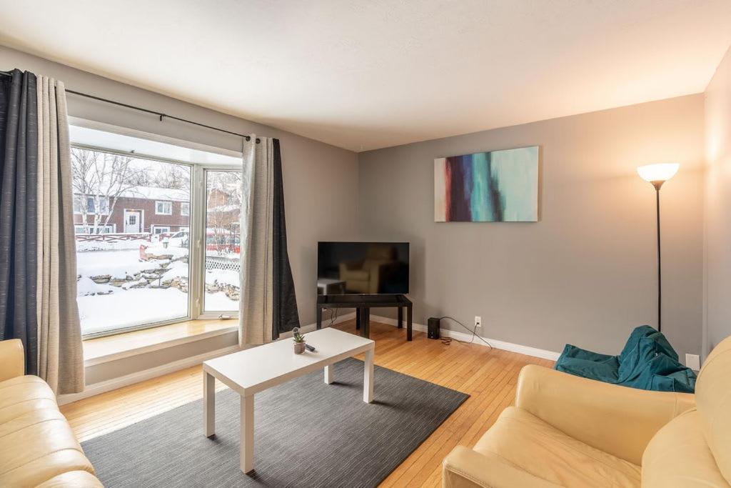 NN - The Woodland - Yellowknife 3-bed 1-bath photo 4