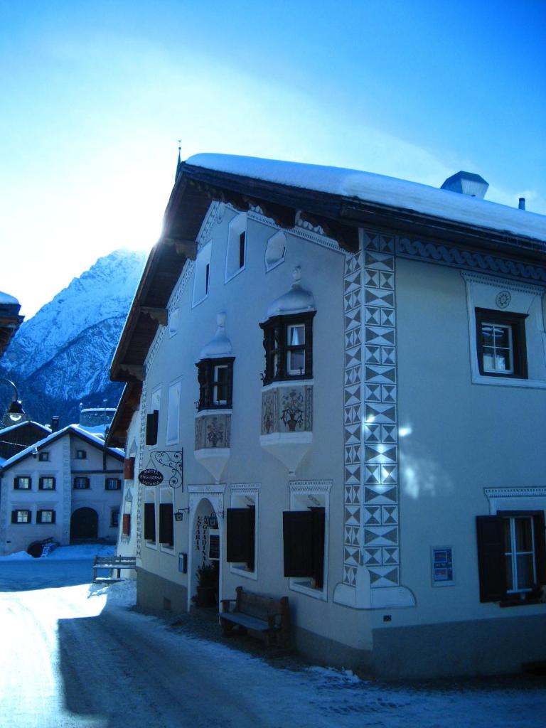 Hotel Engiadina photo 1