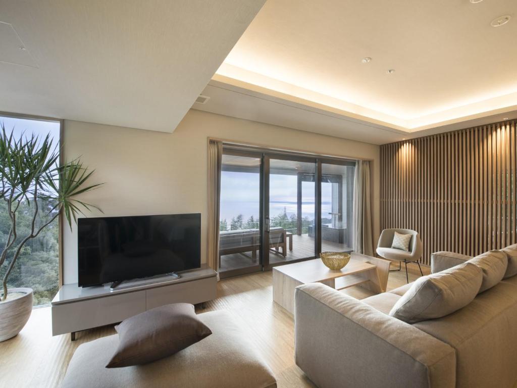 Atami Sekaie photo 1