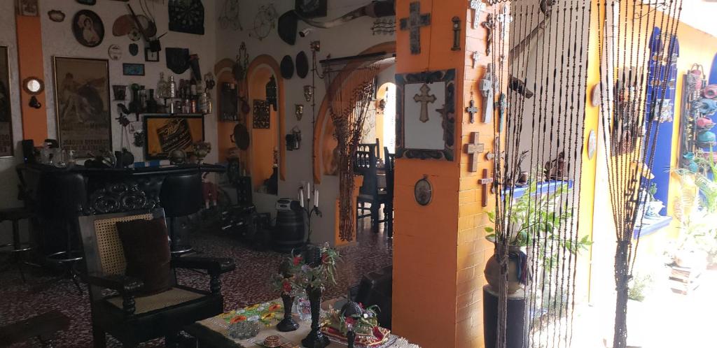 Mendoza’s GUEST HOUSE photo 3