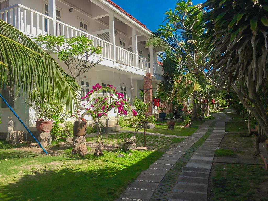 Nhật Quang Guest House