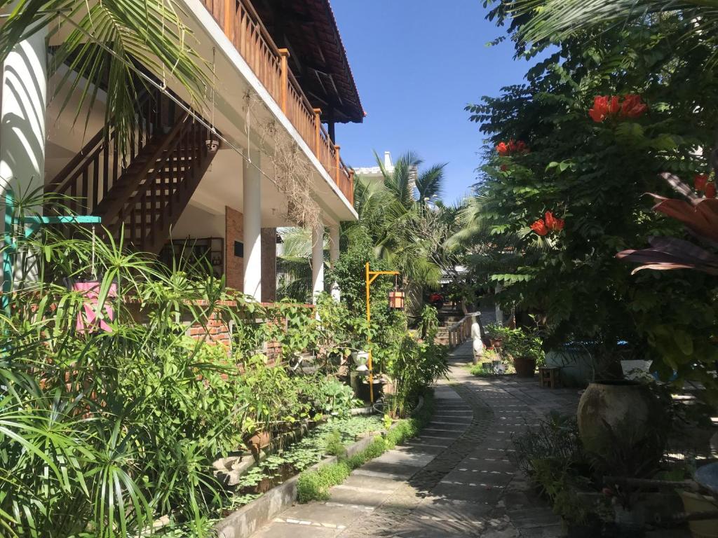 Nhật Quang Guest House