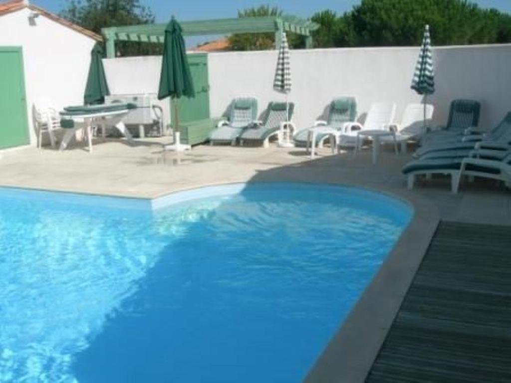 Charmante maison avec piscine partagee