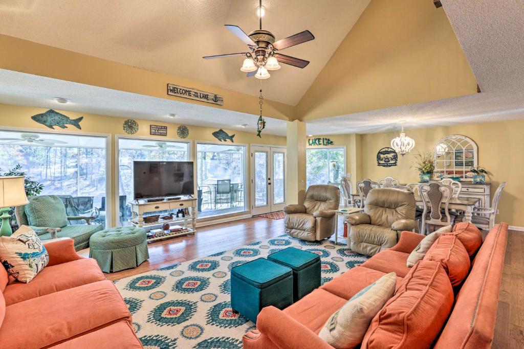 Pet-Friendly Lakeside Retreat Hot Tub and Dock! photo 4