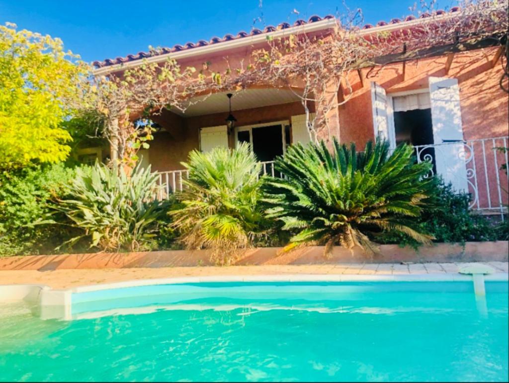 PETIT COIN DE PARADIS, VILLA AVEC PISCINE. photo 1