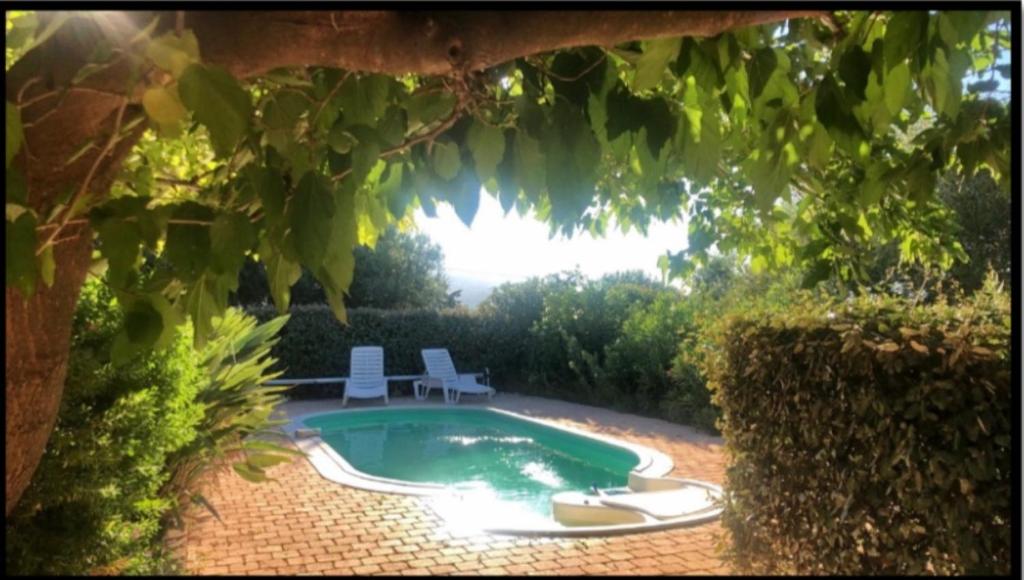 PETIT COIN DE PARADIS, VILLA AVEC PISCINE. photo 4