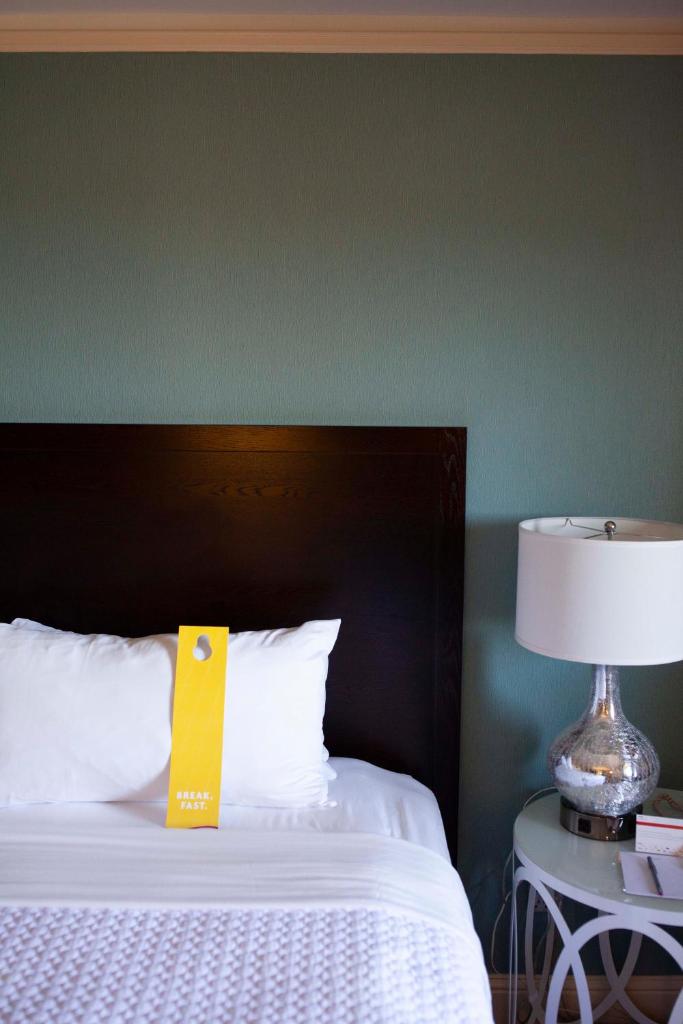 Crowne Plaza Cabana Hotel, an IHG Hotel photo 3