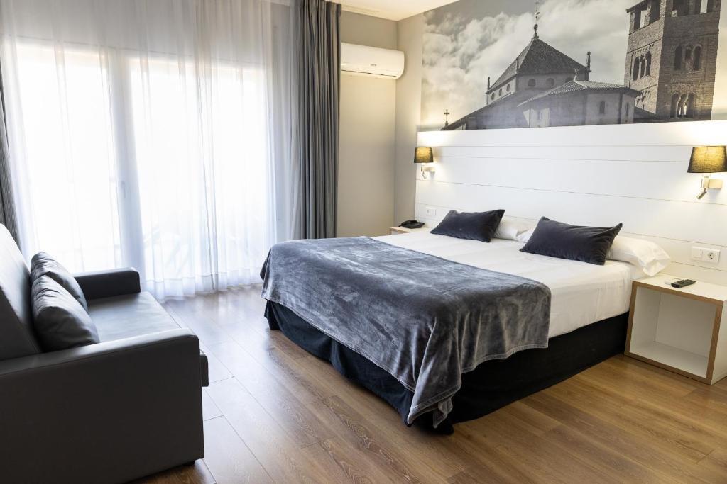Hotel Can Pamplona photo 2