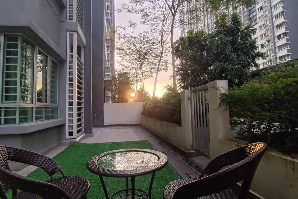 URBAN PLACE 2, Direct access to pool with private garden