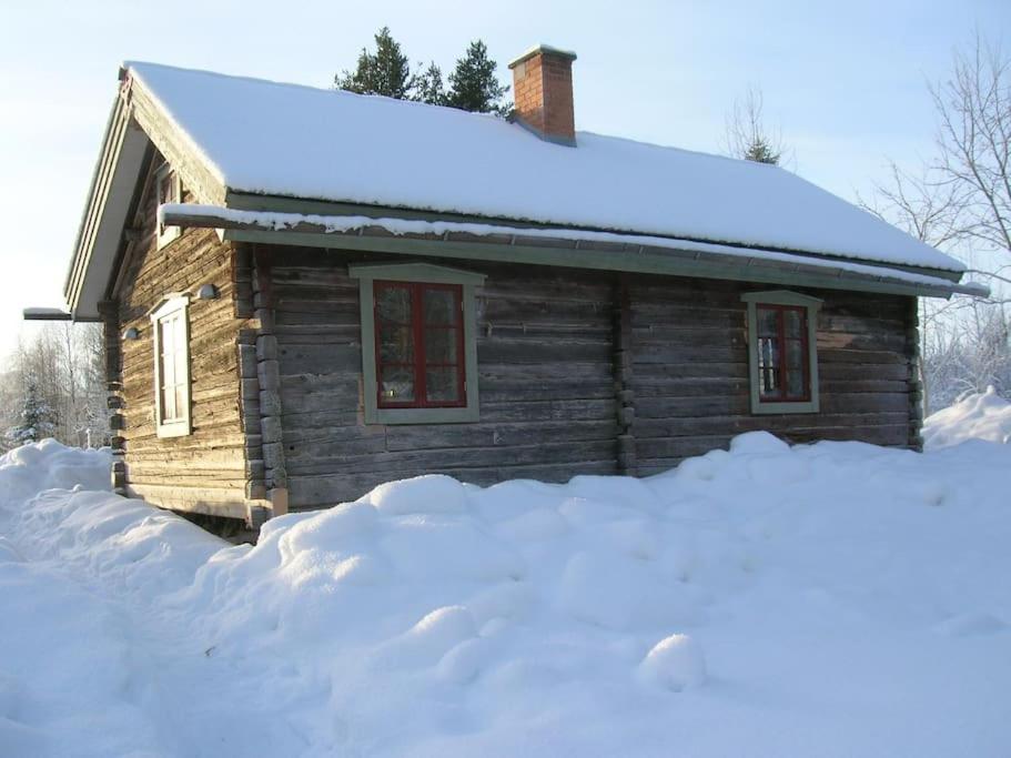 Log Cabin from 1820s with wood-heated sauna photo 3