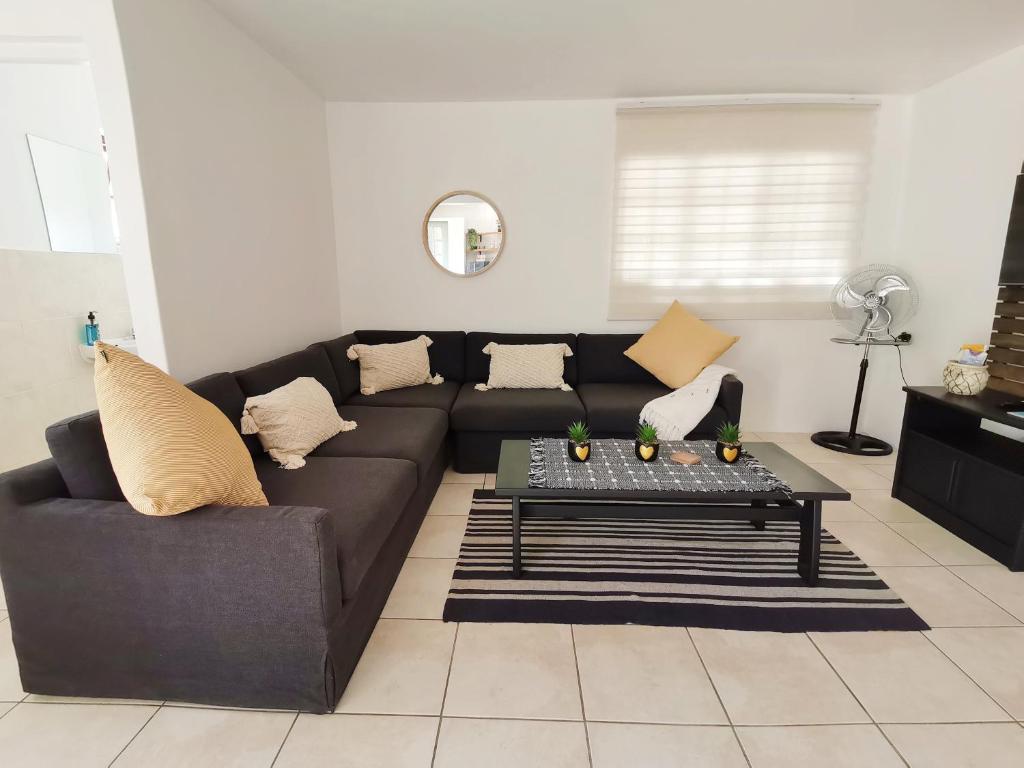 Beachfront apartment in a secure complex photo 1
