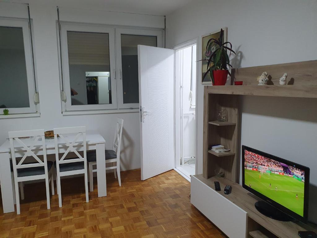 AS Apartment photo 2