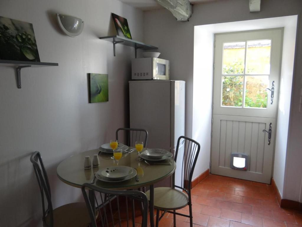 Gîte Asnières-sur-Vègre, 3 pièces, 5 personnes - FR-1-410-237 photo 3