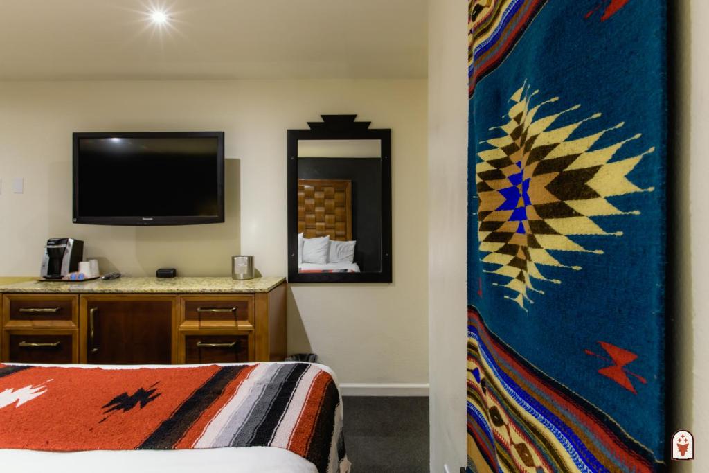 Coyote South image