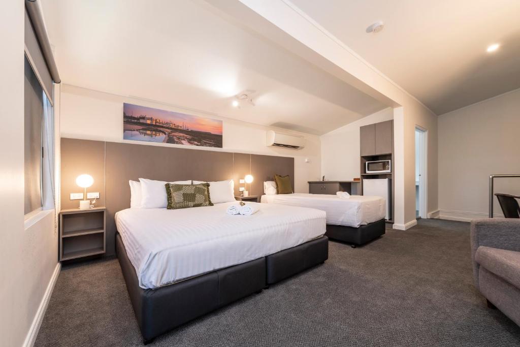 Fern Bay Motel photo 1