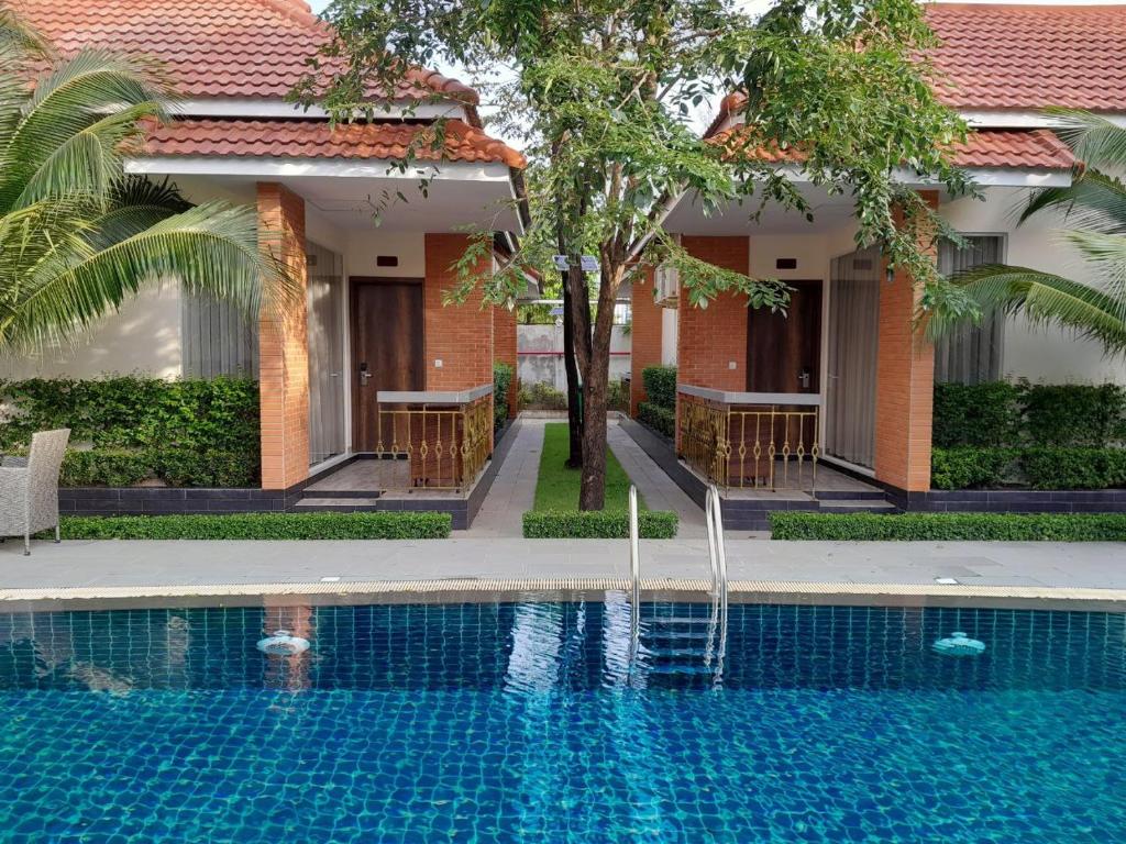 Sea Breeze Hotel & Villa photo 2