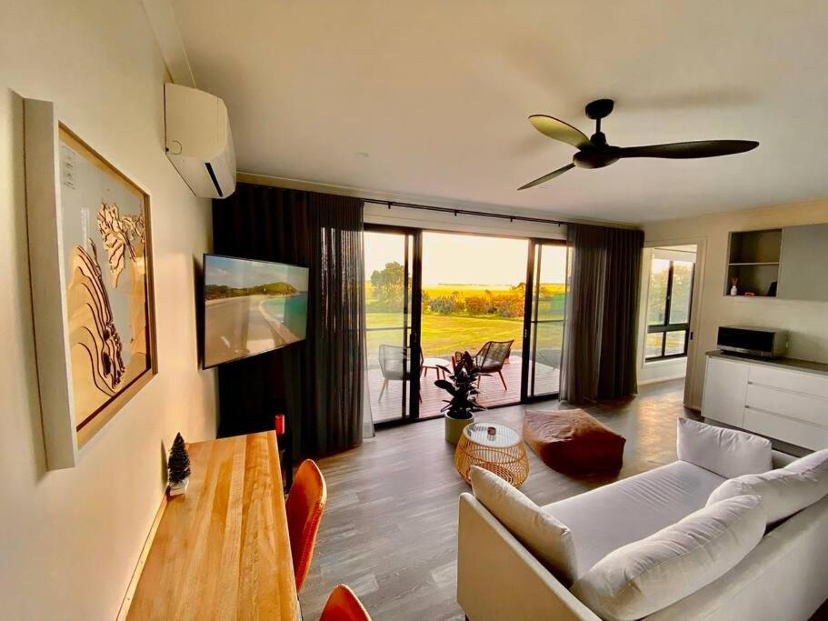 Wamoon Retreat Apartment Luxury Gateway to Wilsons Prom