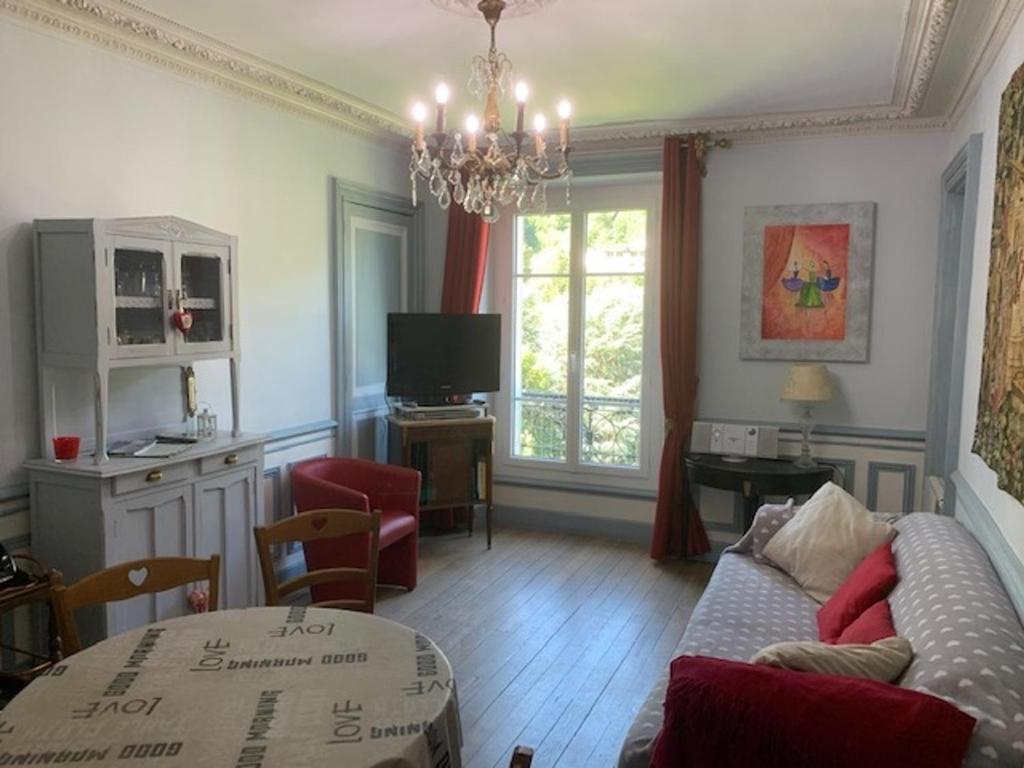 Appartement Mont-Dore, 2 pièces, 2 personnes - FR-1-415-95 photo 1