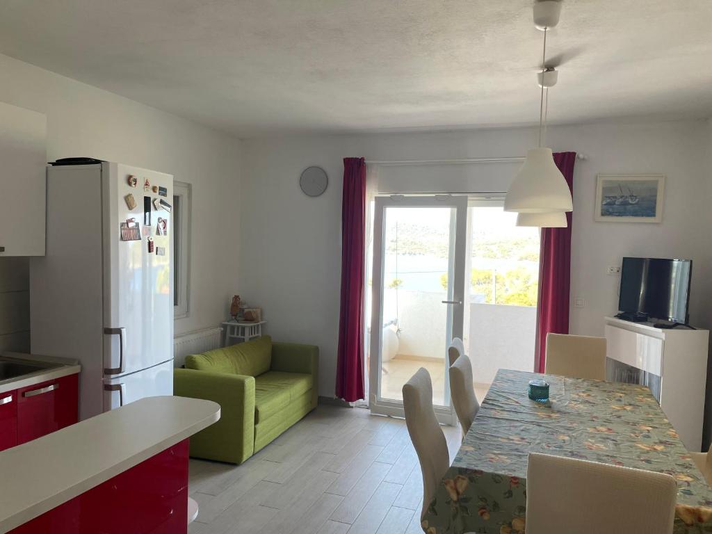 Island Šolta Comfort apartment Modesty photo 2