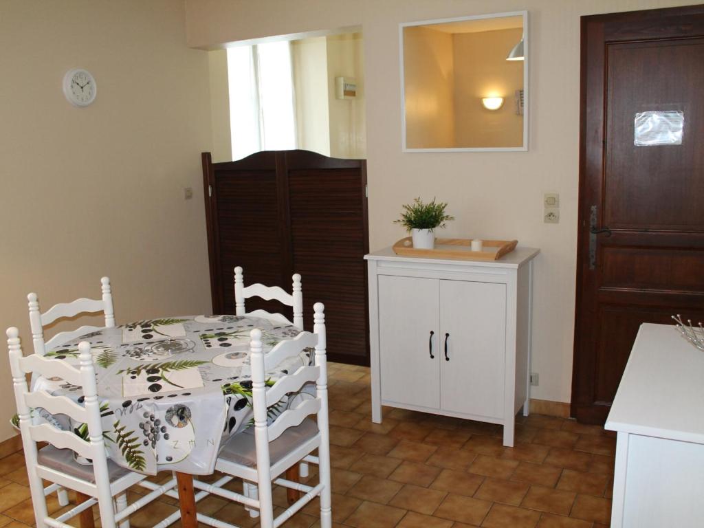 Appartement La Roche-Posay, 2 pièces, 4 personnes - FR-1-541-1 photo 2