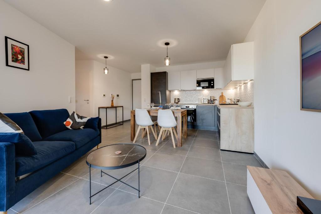 Le Paradis - Beautiful T2 ideally located with garage photo 4