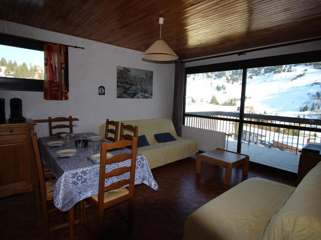 Appartement Chamrousse, 2 pièces, 6 personnes - FR-1-340-101 photo 1