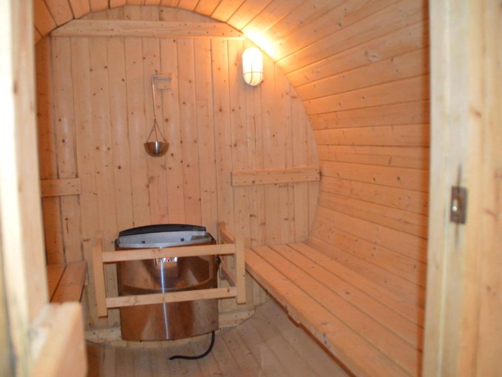 Vacation home in Verviers with private indoor pool photo 4