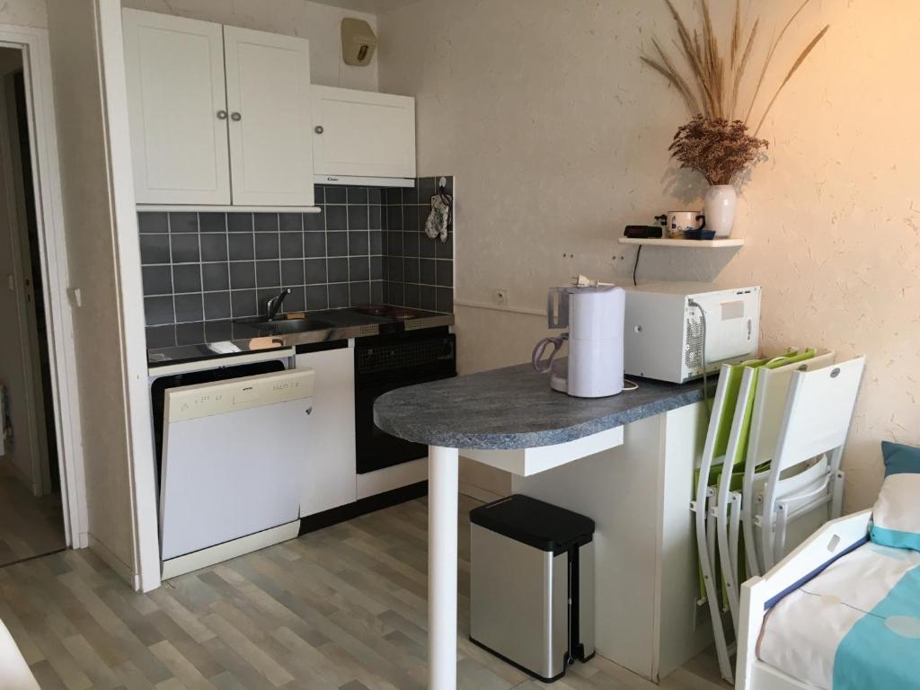 Appartement Fort-Mahon-Plage, 1 pièce, 4 personnes - FR-1-482-12 photo 4