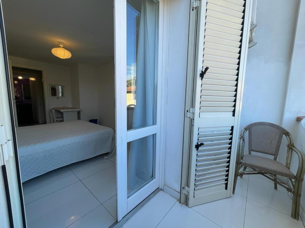 CAMERE private photo 1