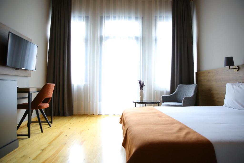 ROCO Beyoglu Room Type - Deluxe Room