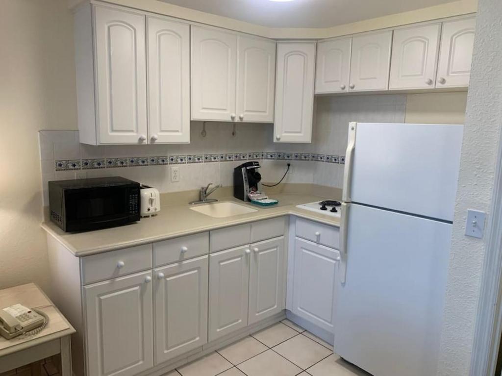 Coastal Hideaway Oceanview Condo photo 3