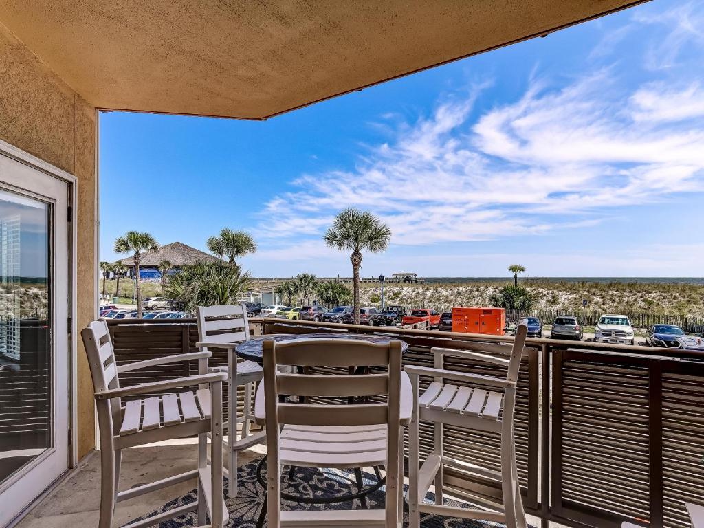 Brent's Beachside Cloud image