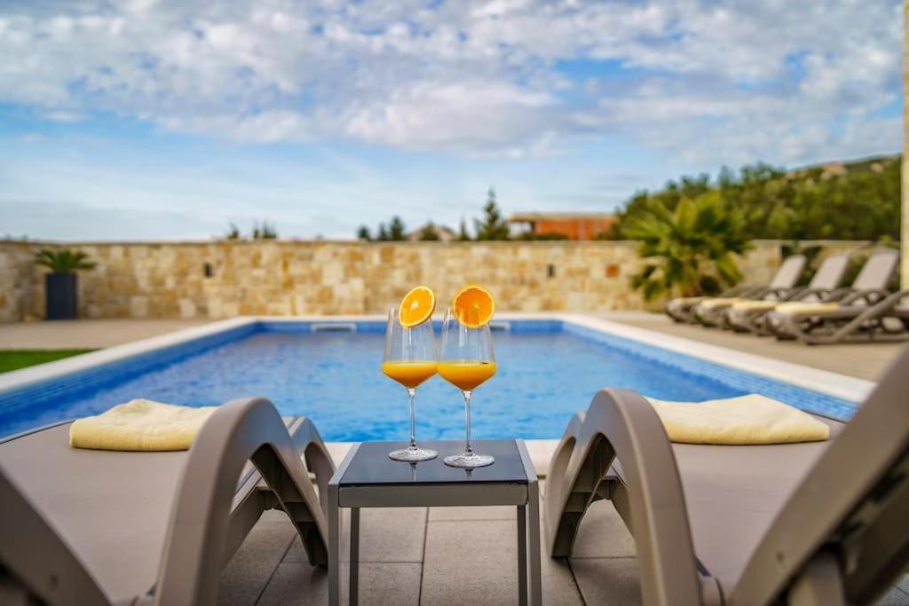 Villa Cissa,brand new villa with private pool photo 4