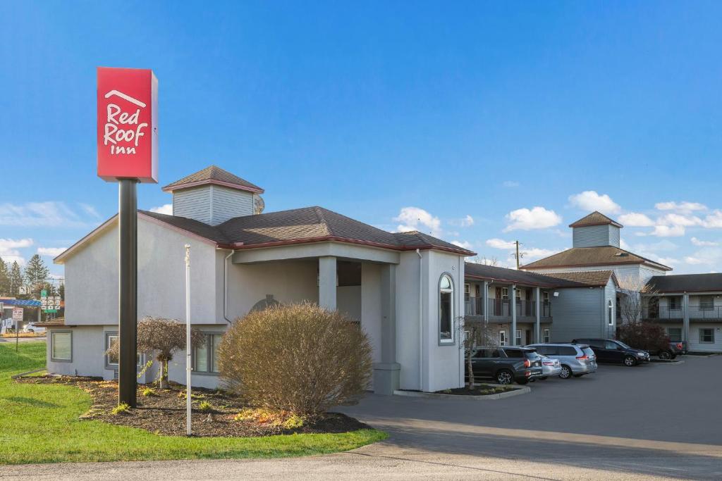 Red Roof Inn Weedsport image