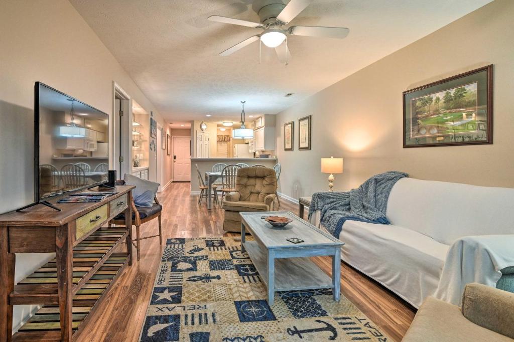 True Blue Golf Resort Condo - 3 Mi to Beach! photo 4