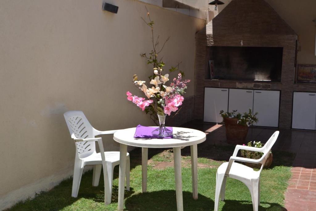 Casa ideal hasta 7pax Mendoza con cochera propia photo 2