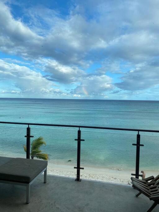 Beach Front Penthouse photo 4
